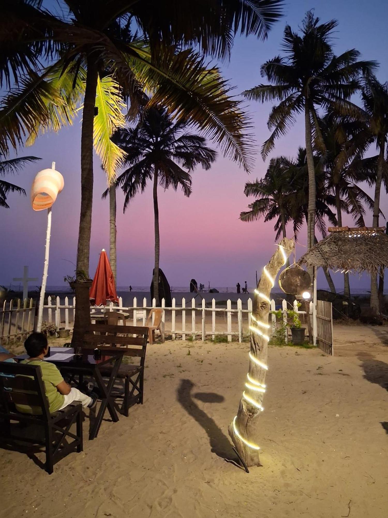 Shoreline Marari Beach Villa At Golden Beach Mararikulam Alappuzha Zewnętrze zdjęcie